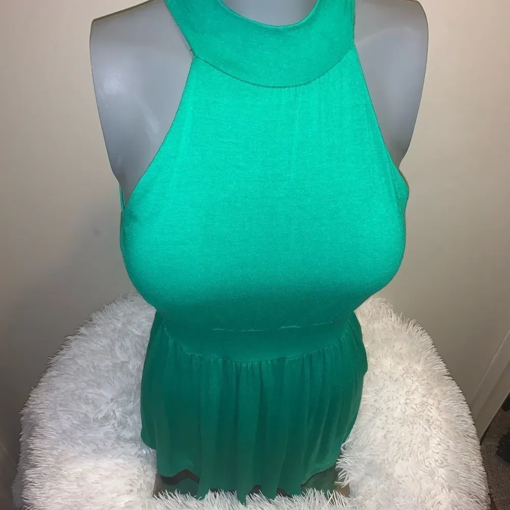 Green top - Picture 1 of 4